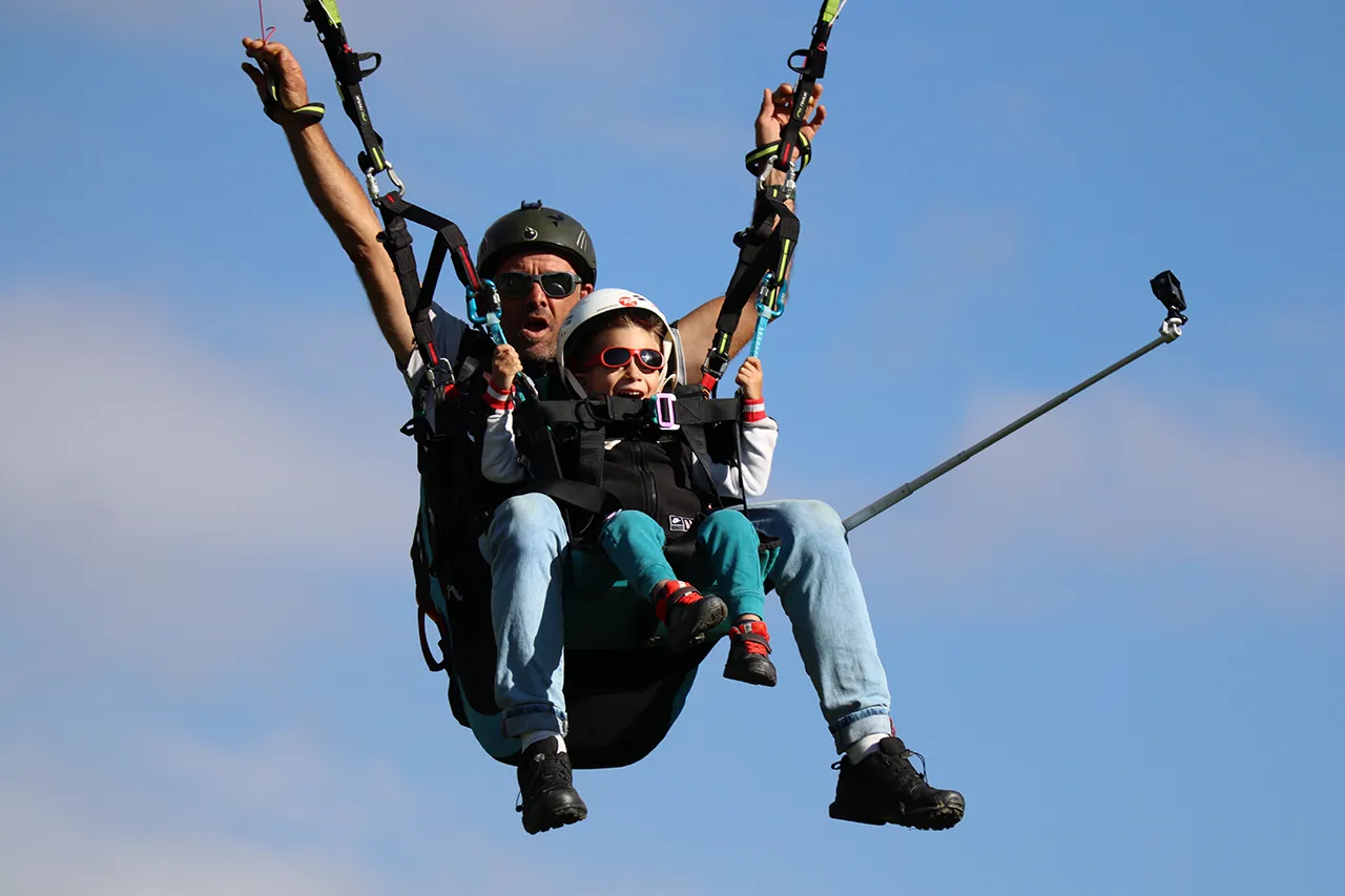 Bapotêlme en parapente à Morzine Avoriaz le bonheur c'est tout