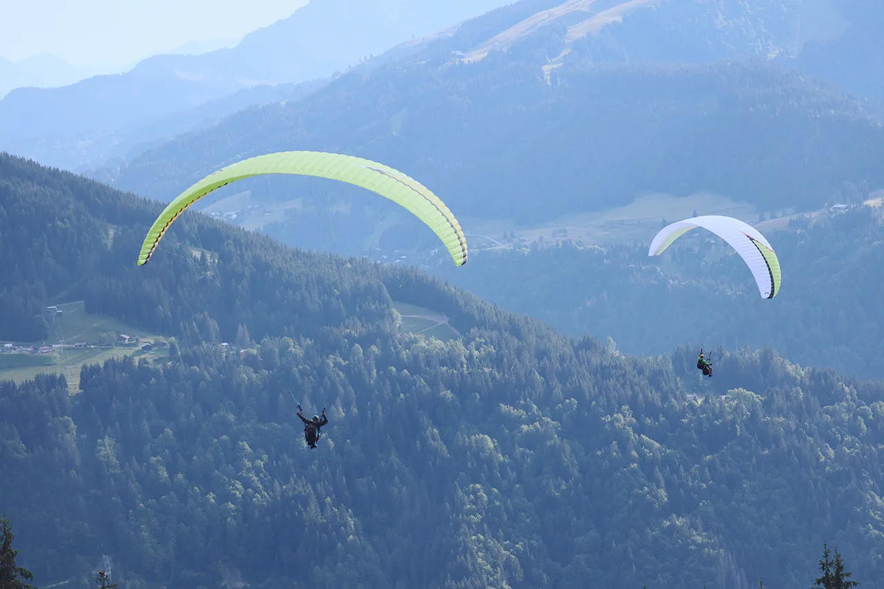 tandem paragliding in morzine avoriaz